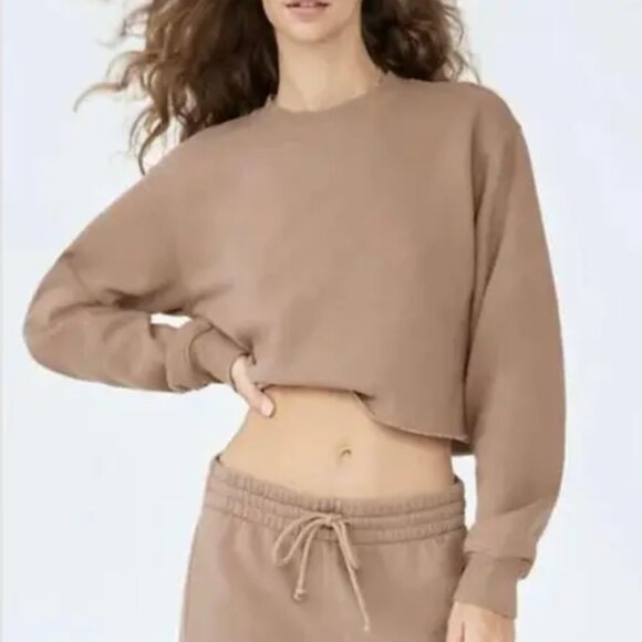 Aritzia - TNA Airy AF - Cropped Fleece Boyfriend Sweater - Picture 1 of 10